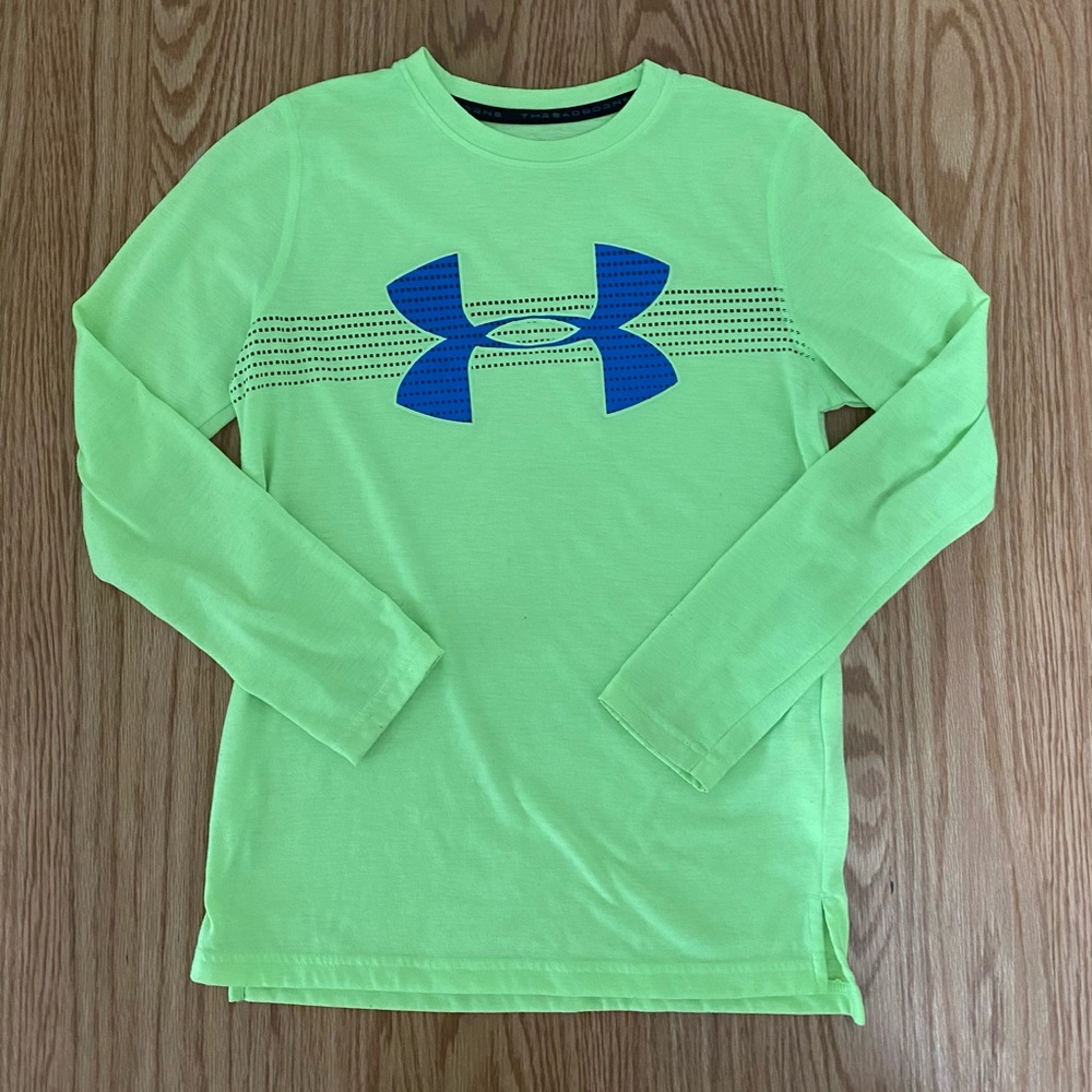 Boys UA shirt